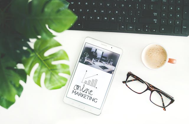 a%20tablet%20with%20the%20words%20digital%20marketing%20on%20it a%20tablet%20with%20the%20words%20digital%20marketing%20on%20it
